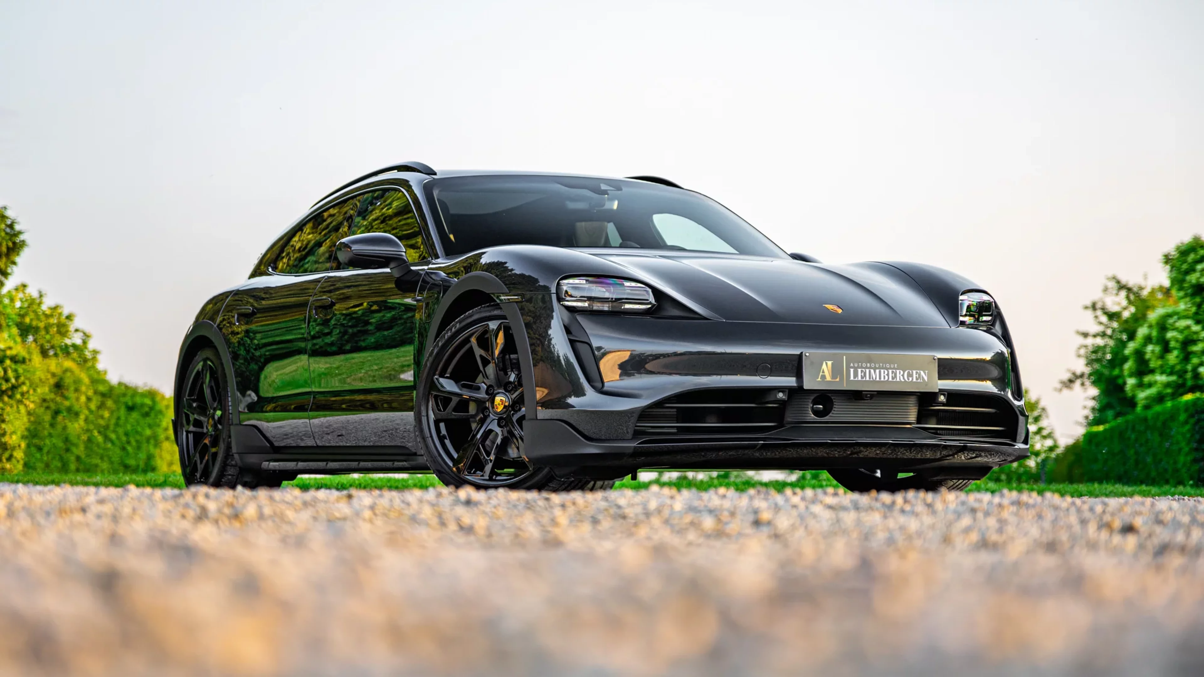 En-tête Porsche Taycan 4 Cross Turismo