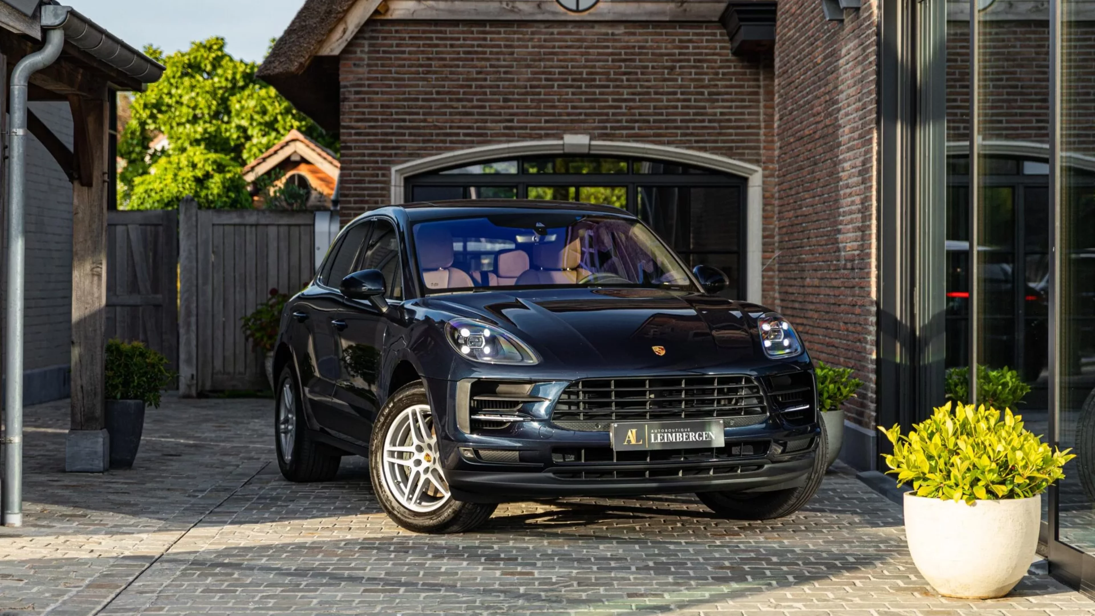 Header Porsche Macan S