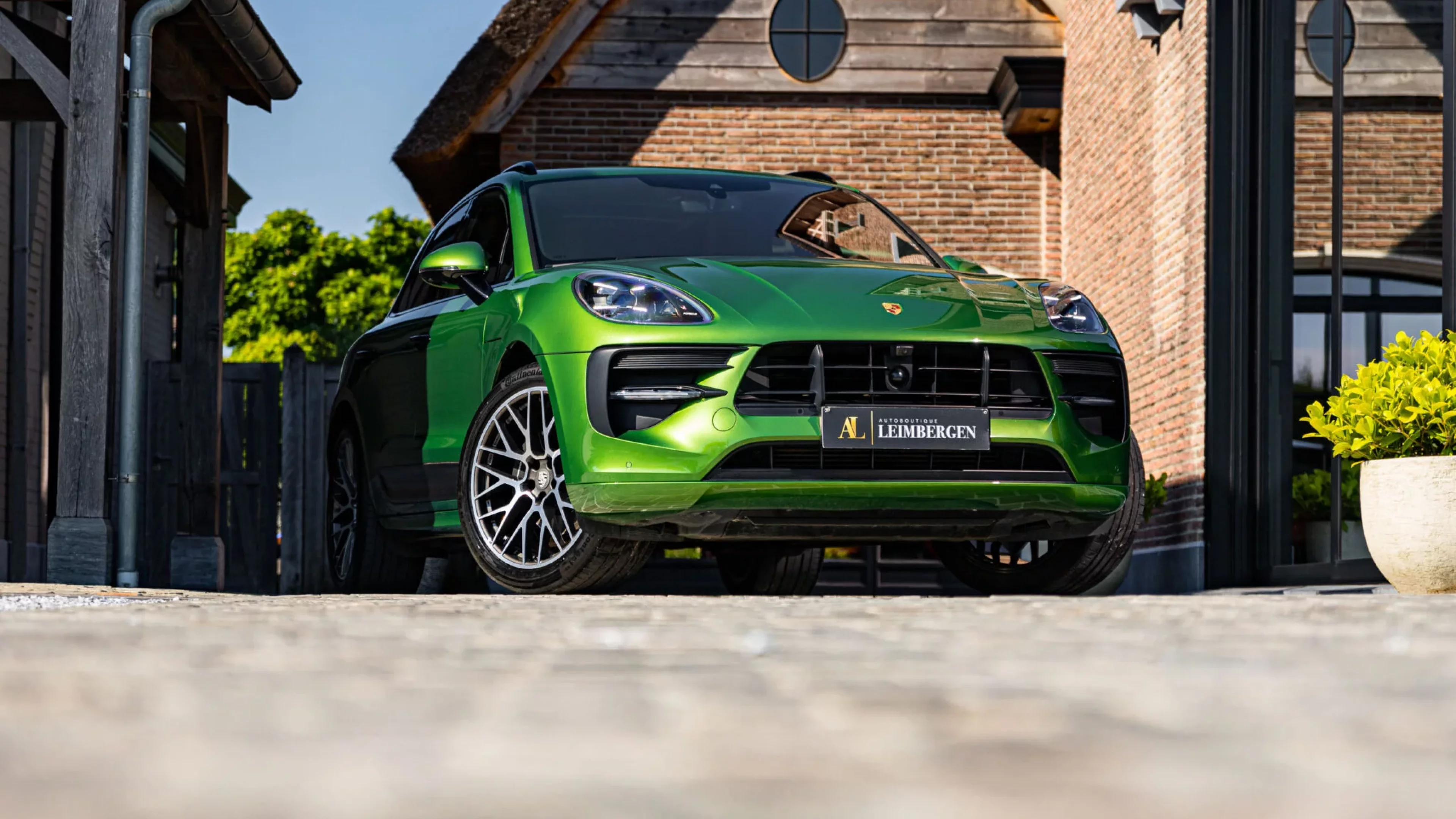 Header Porsche Macan