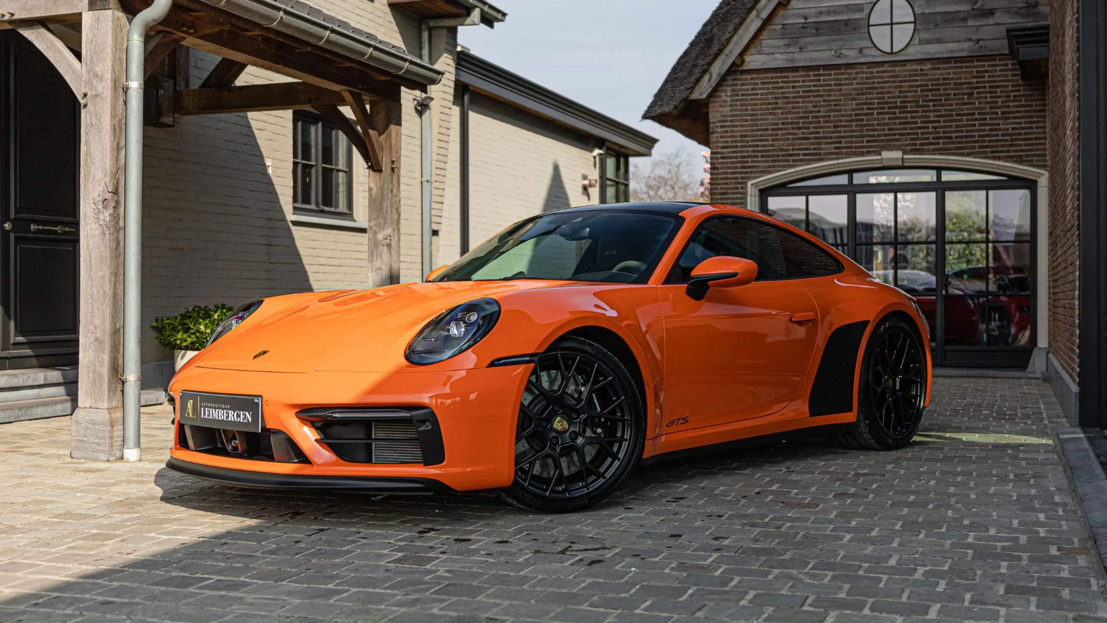 Header Porsche 911 Carrera 4 GTS Coupé Type 992