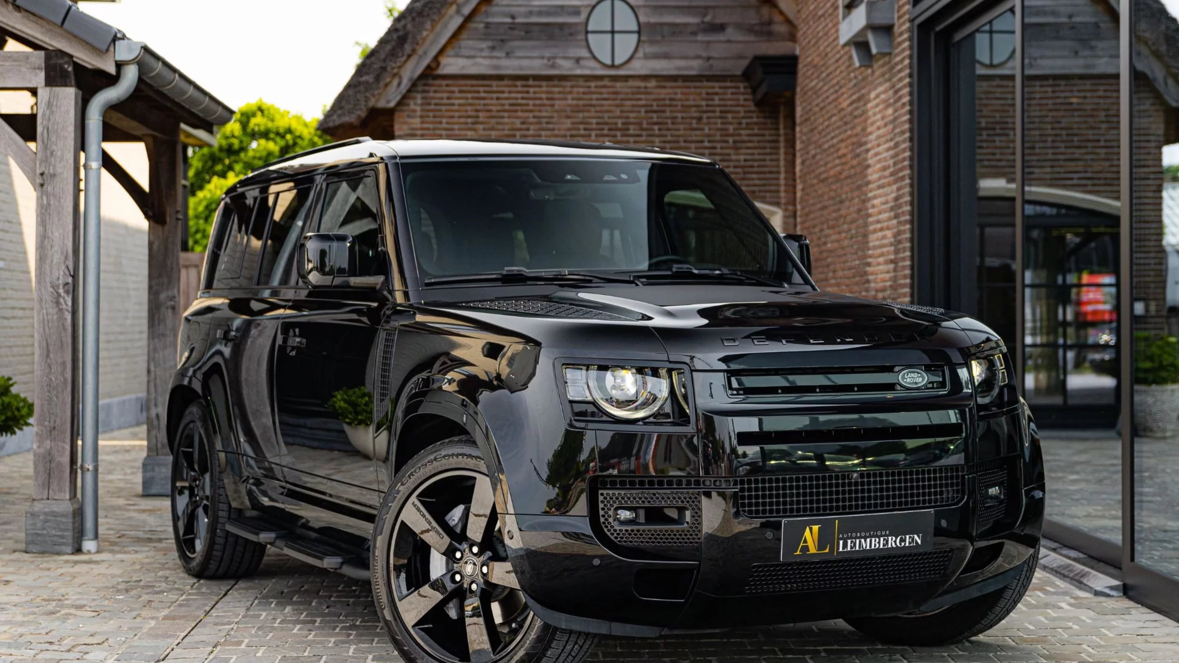 En-tête Land Rover Defender 110 P300e X-Dynamic HSE