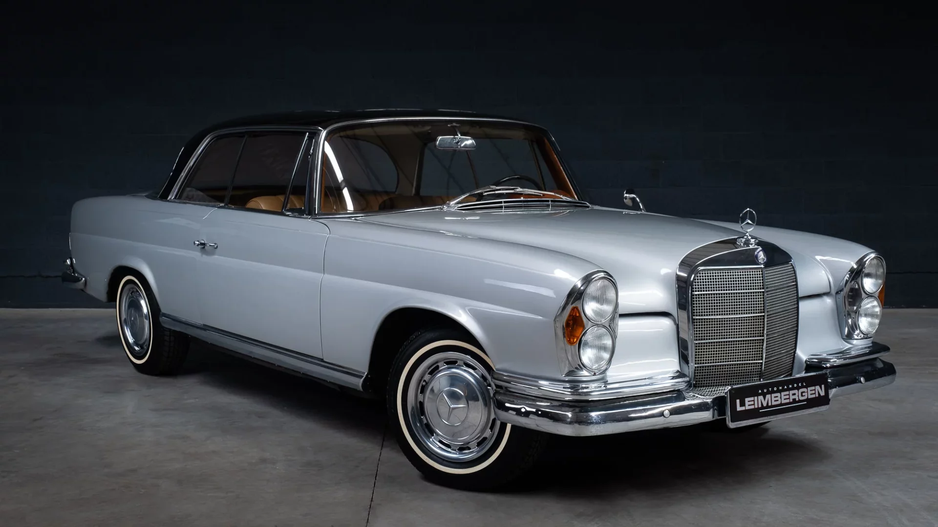En-tête Mercedes-Benz SE 220 Coupé