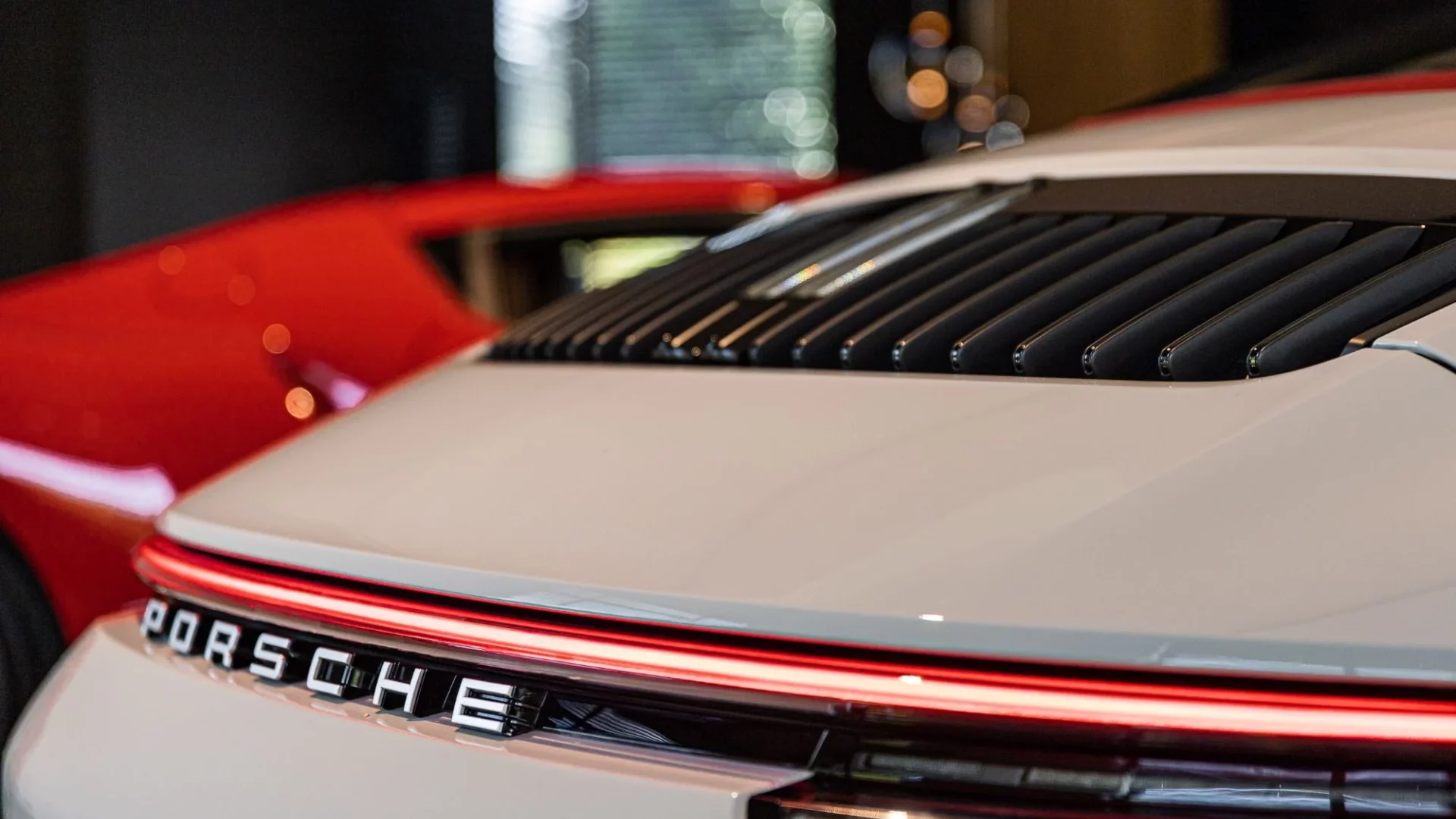 Header Porsche 911 Carrera Cabriolet Type 992