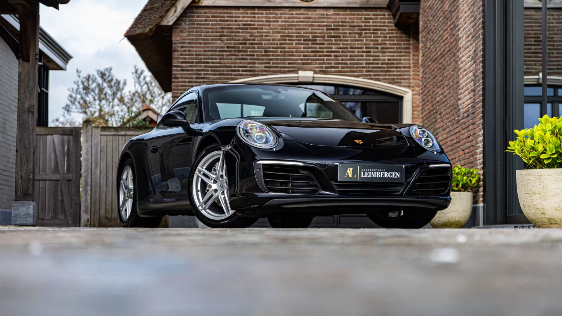 En-tête Porsche 911 Carrera (Type 991)