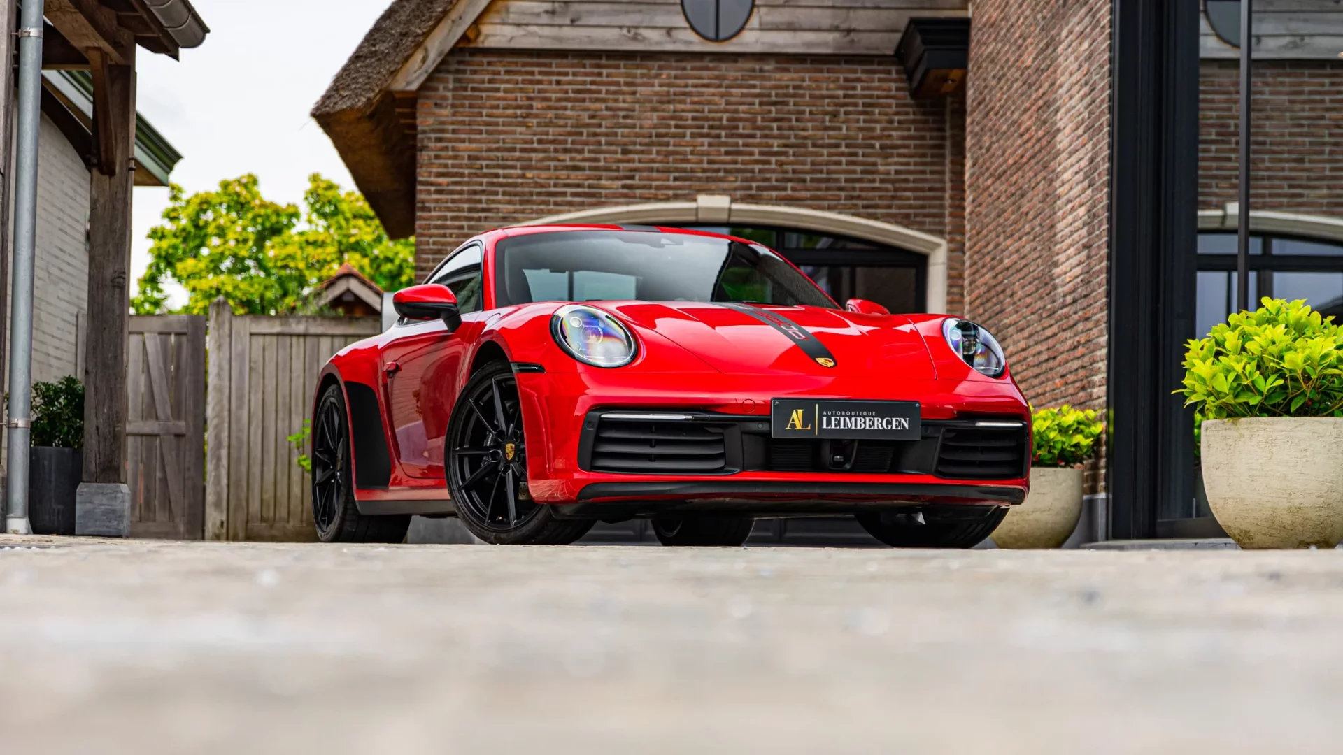 En-tête Porsche 911 Carrera (Type 992)