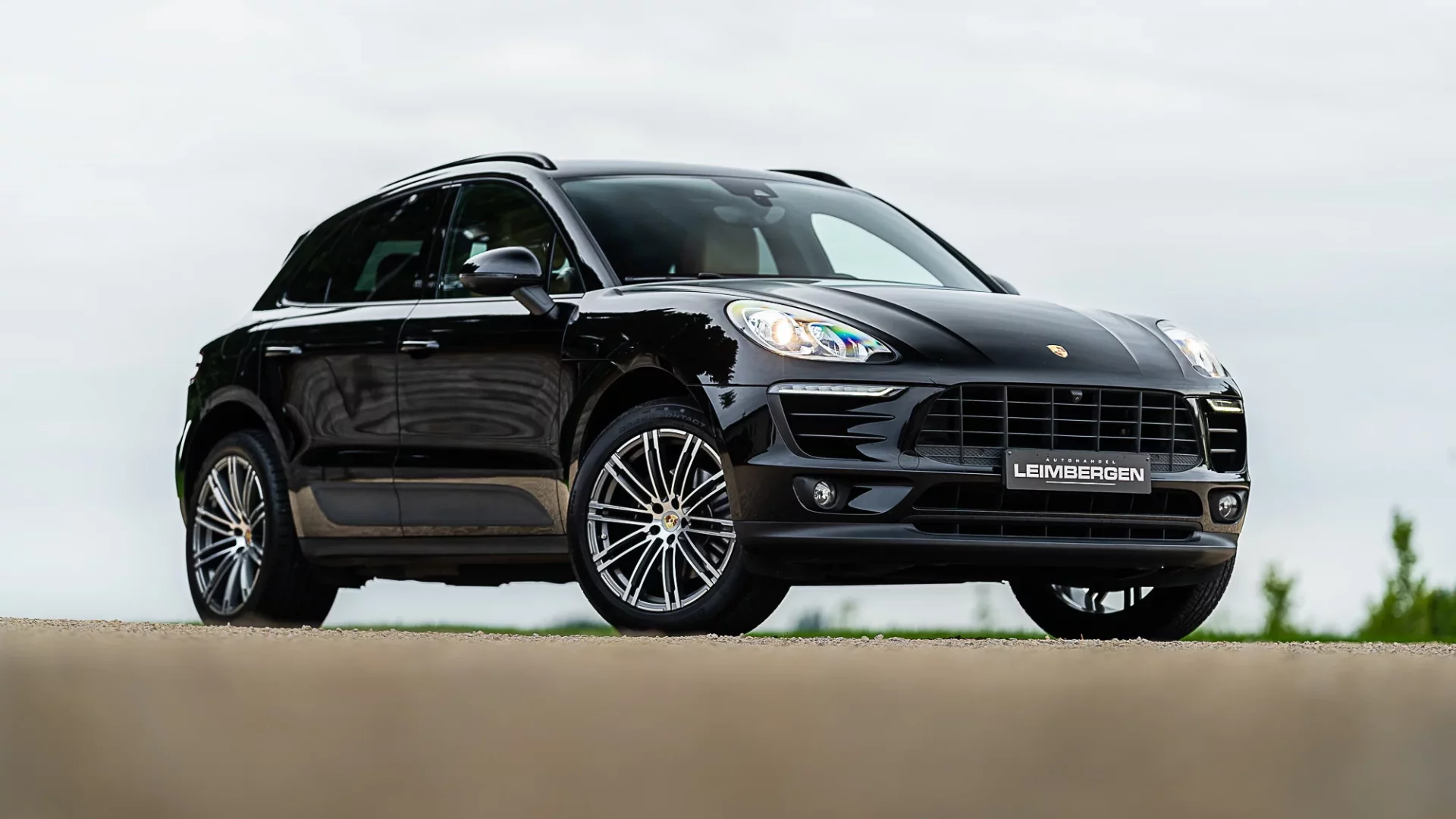 En-tête Porsche Macan