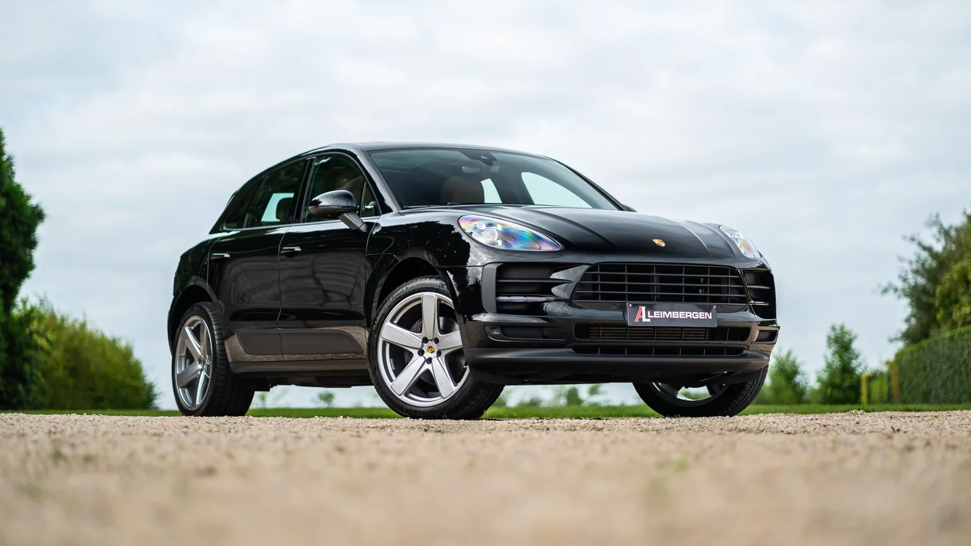 Header Porsche Macan