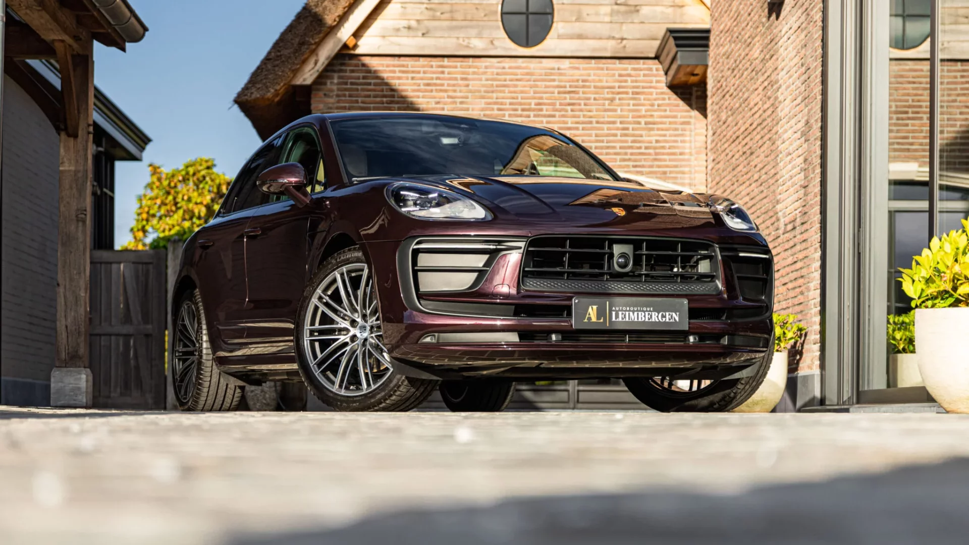 Header Porsche Macan