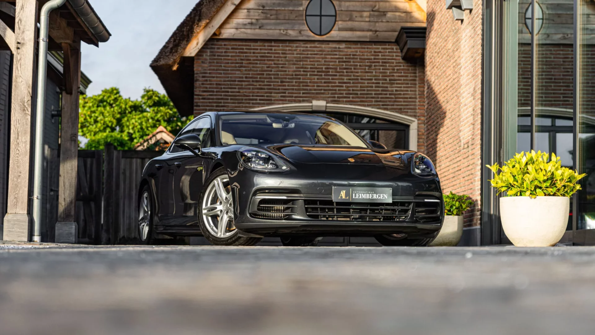 Header Porsche Panamera 4 e-Hybrid