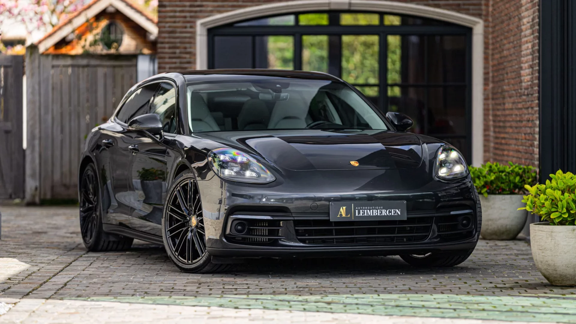 Header Porsche Panamera 4 Sport Turismo “10 Years Edition”