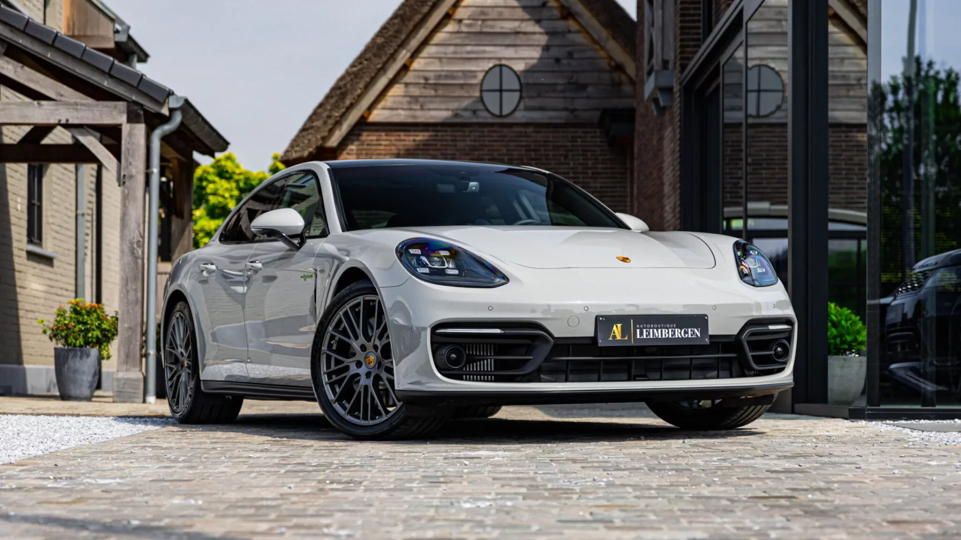 Header Porsche Panamera 4S e-Hybrid