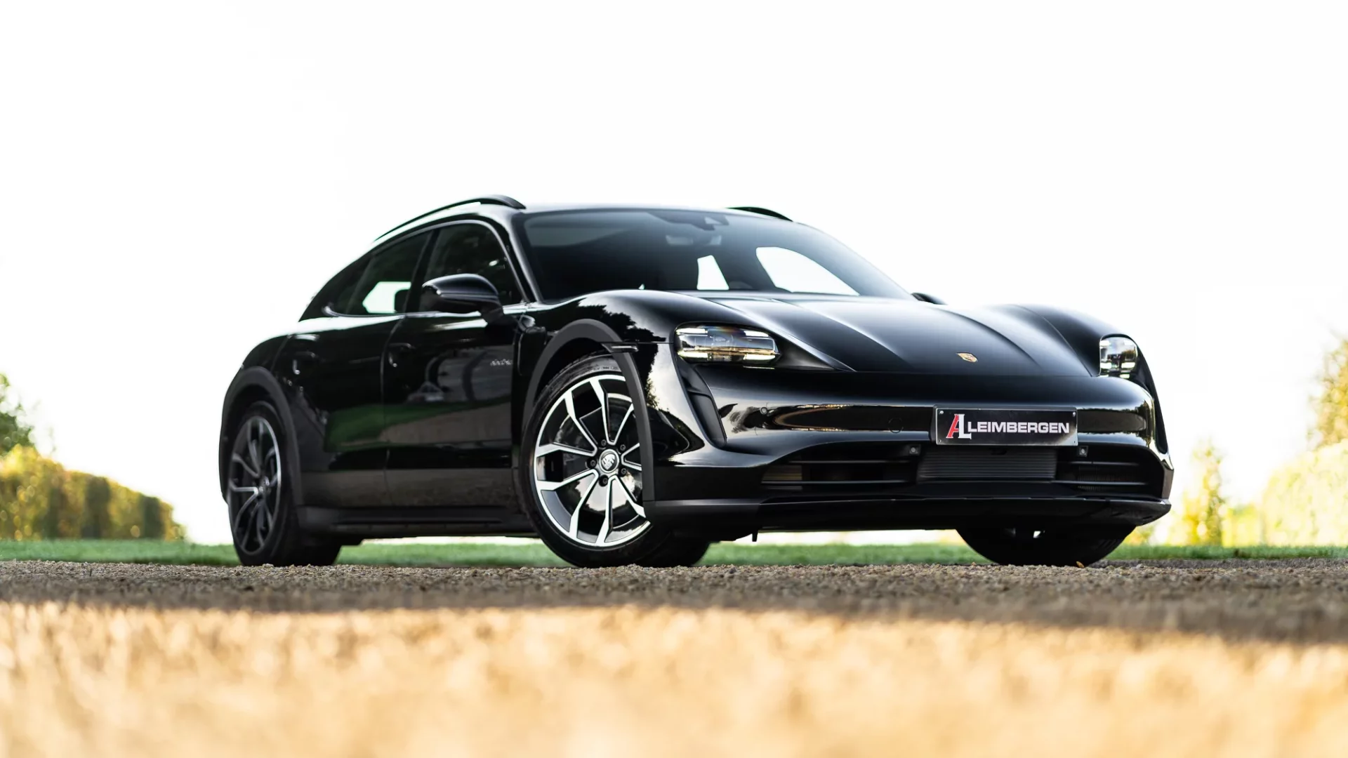 En-tête Porsche Taycan 4 Cross Turismo