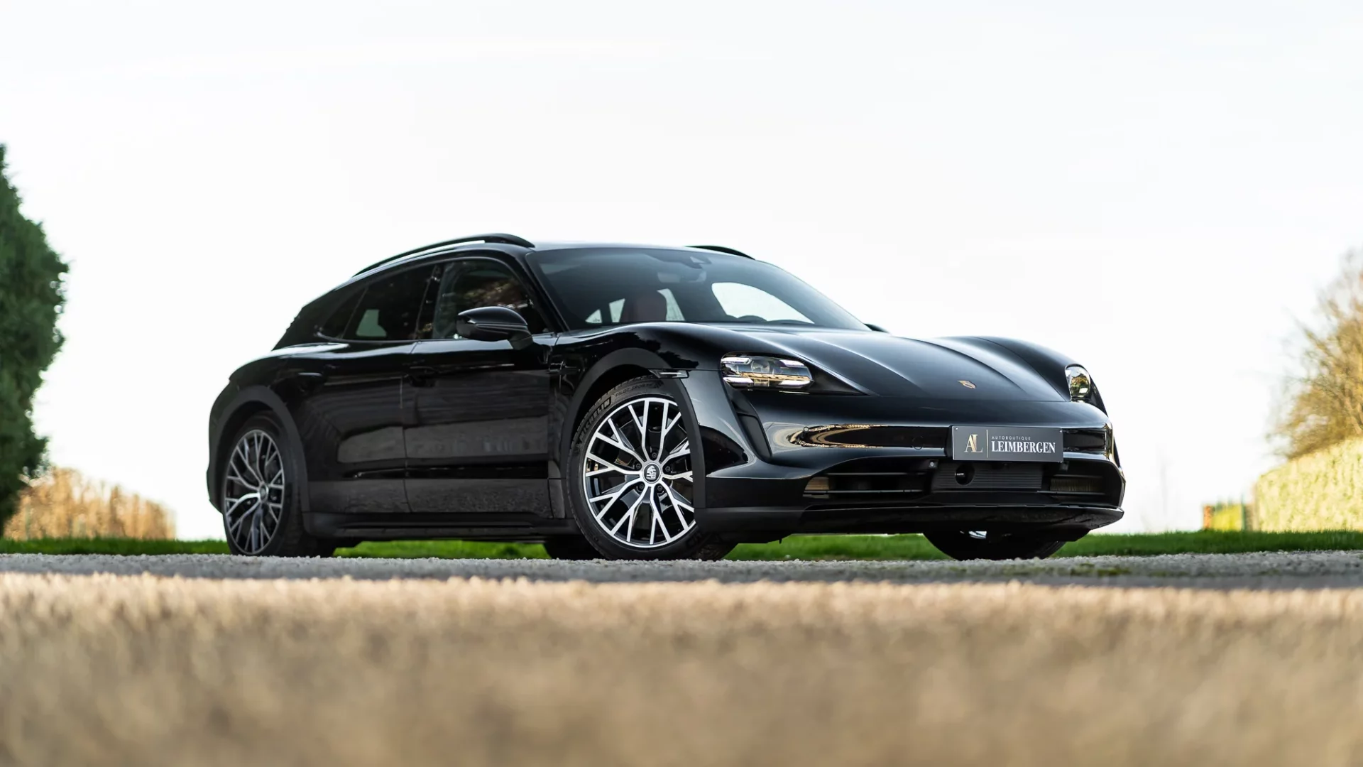 Header Porsche Taycan 4 Cross Turismo