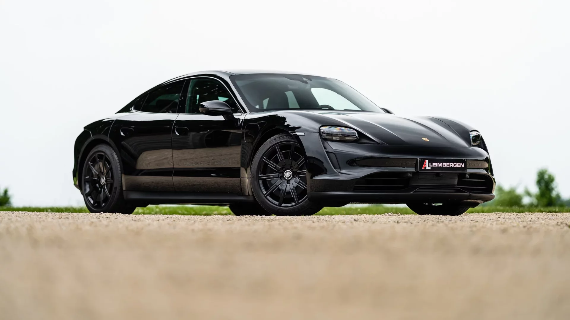 Header Porsche Taycan 4S