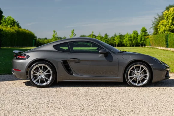 PORSCHE CAYMAN 718