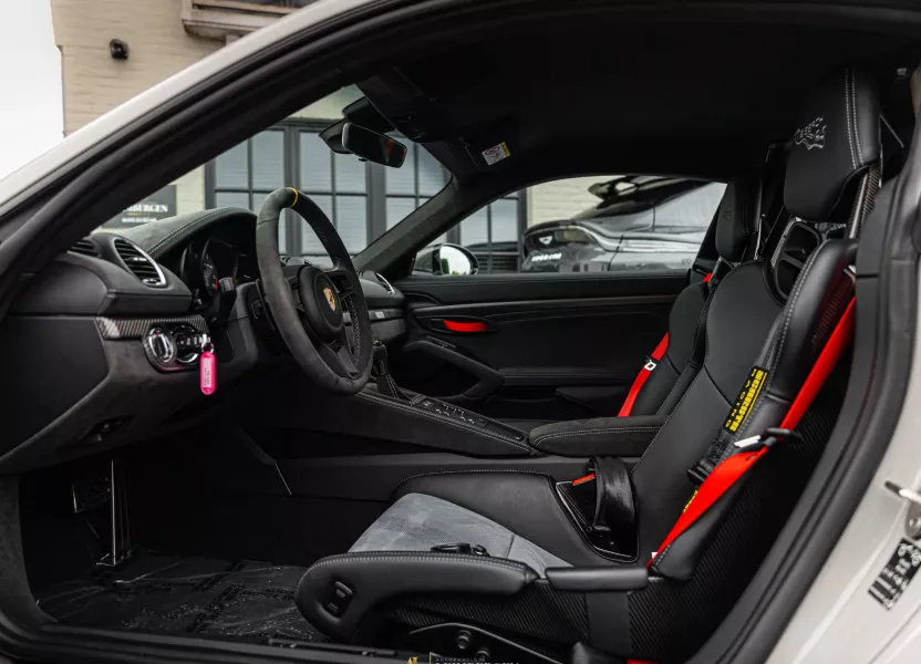 Interieur Porsche 718 Cayman GT4 RS Weissach package