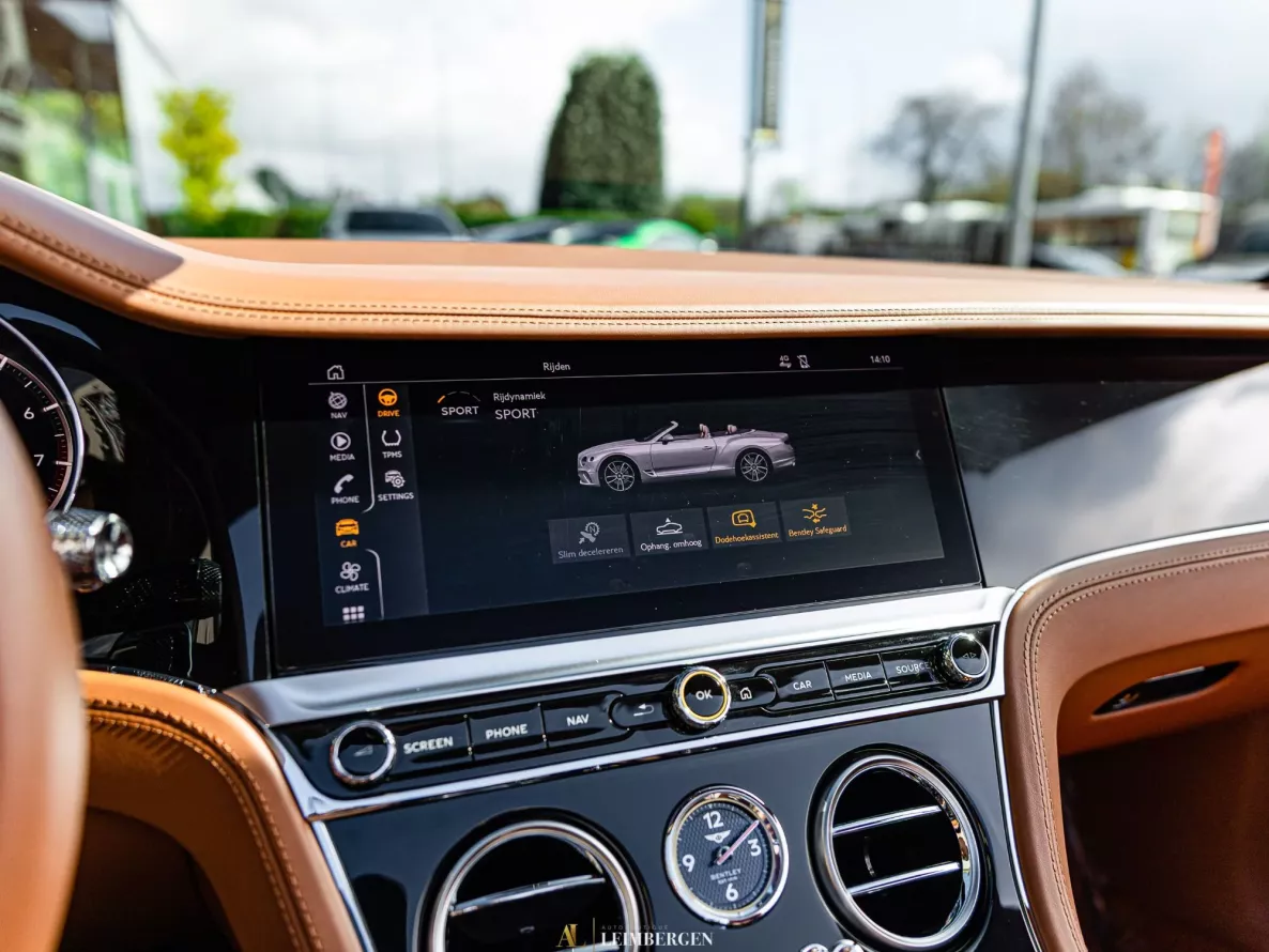 Interior Bentley Continental GTC V8