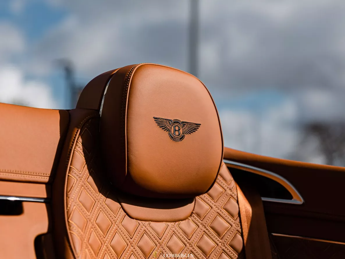 Interior Bentley Continental GTC V8
