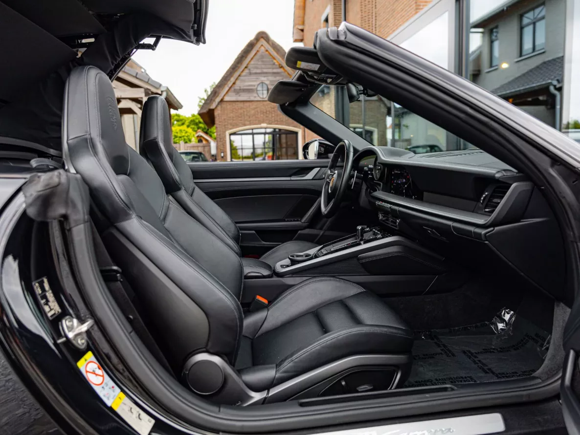 Interieur Porsche 911 Carrera Cabriolet Type 992