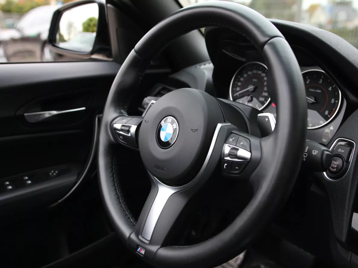 Exterior BMW 220D Cabriolet