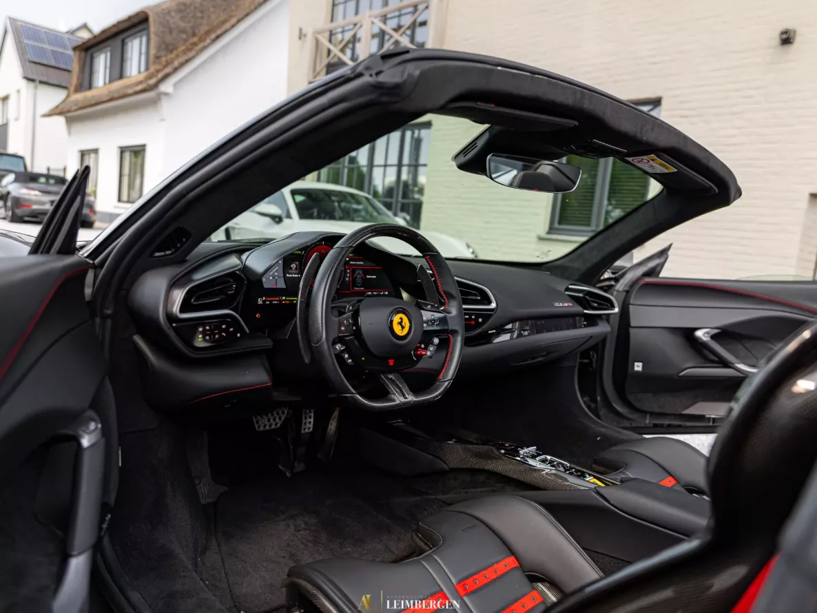 Interieur Ferrari 296 GTS