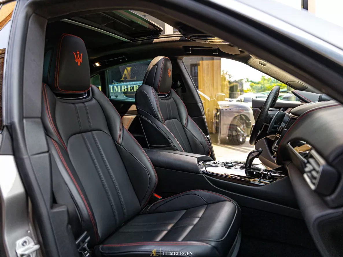 Interior Maserati Levante Modena