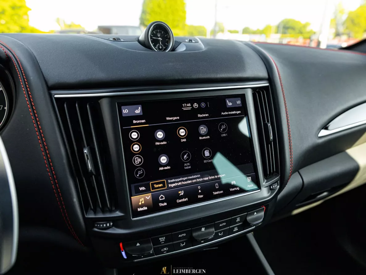 Interior Maserati Levante Modena