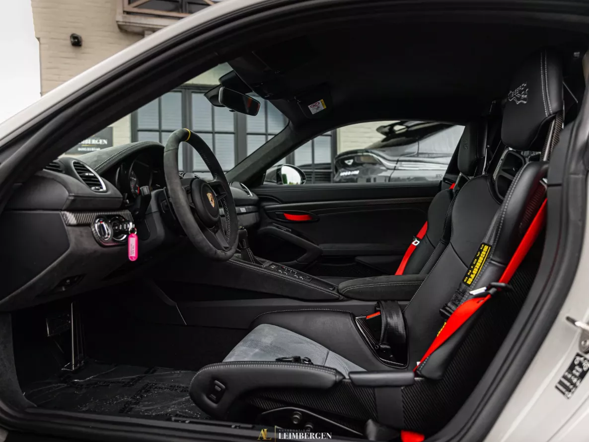 Interieur Porsche 718 Cayman GT4 RS Weissach package