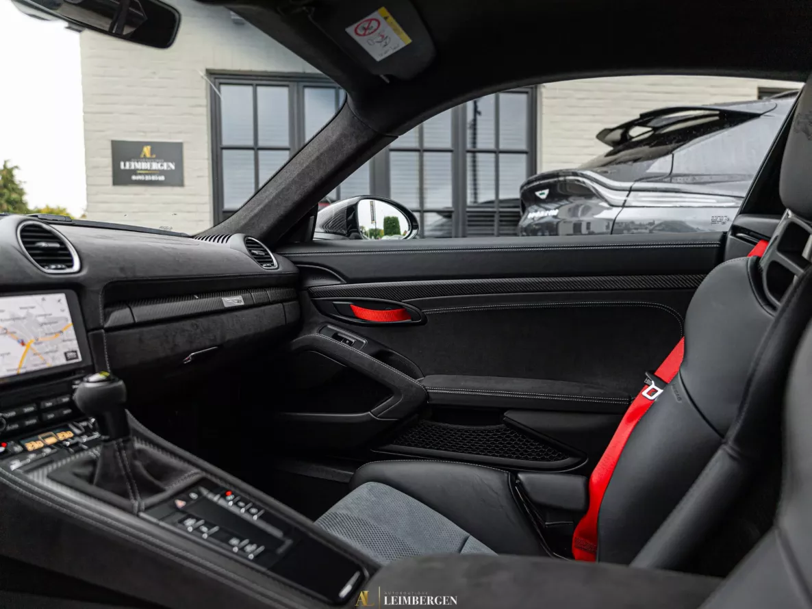 Interieur Porsche 718 Cayman GT4 RS Weissach package