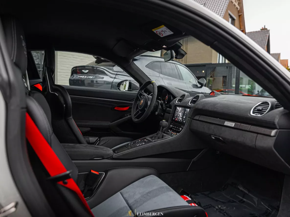 Interieur Porsche 718 Cayman GT4 RS Weissach package