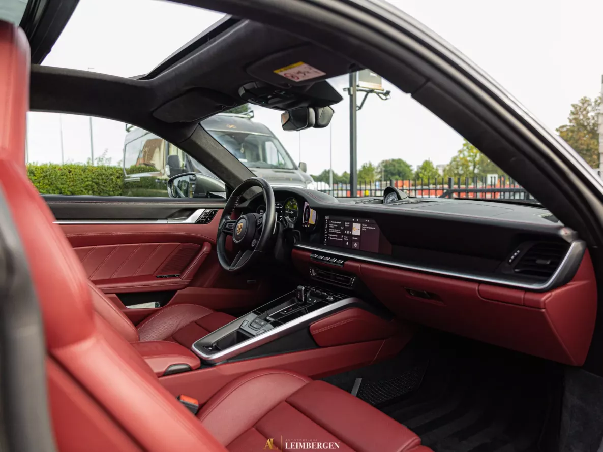 Interieur Porsche 911 Turbo S Type 992