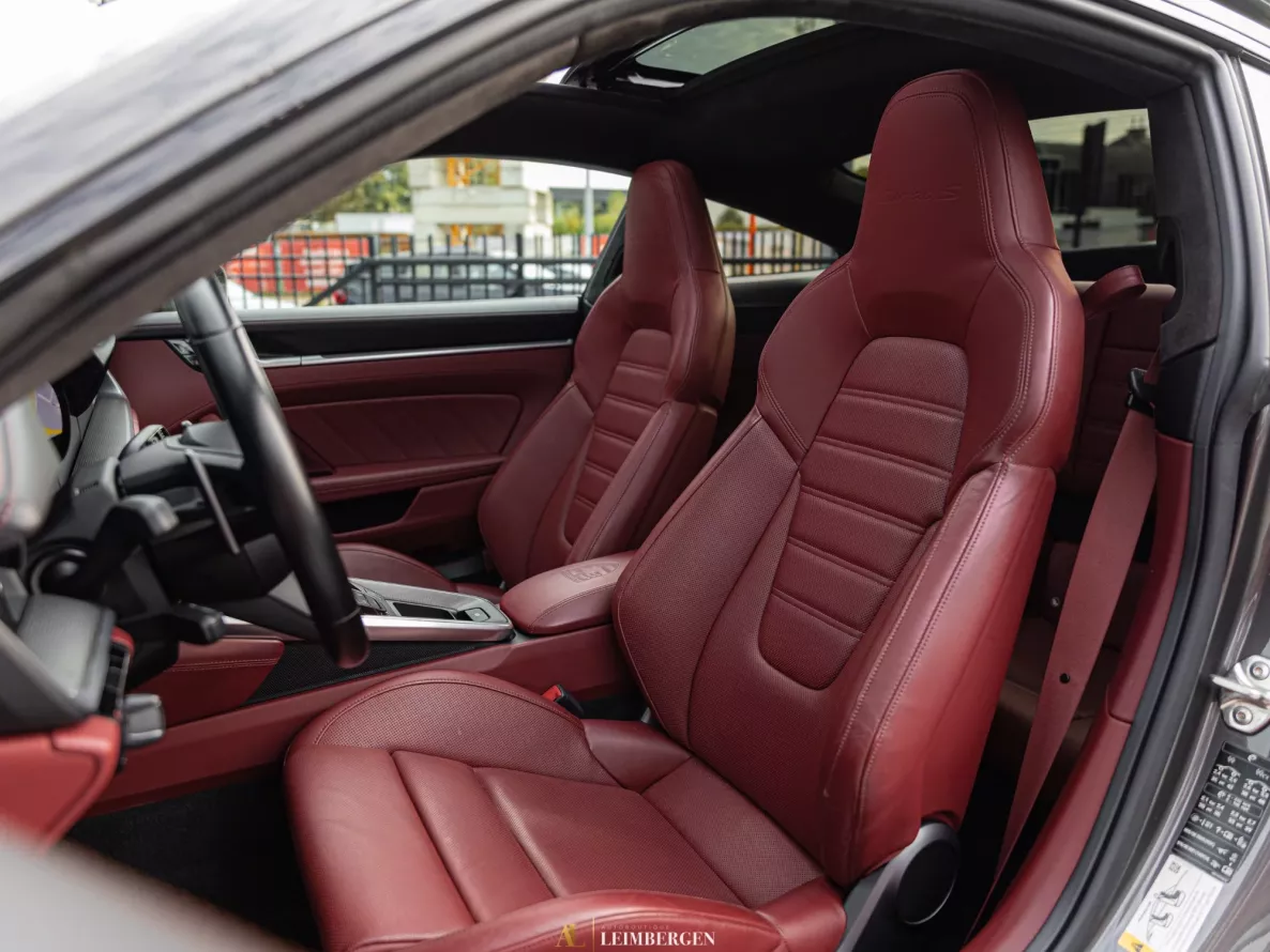 Interieur Porsche 911 Turbo S Type 992