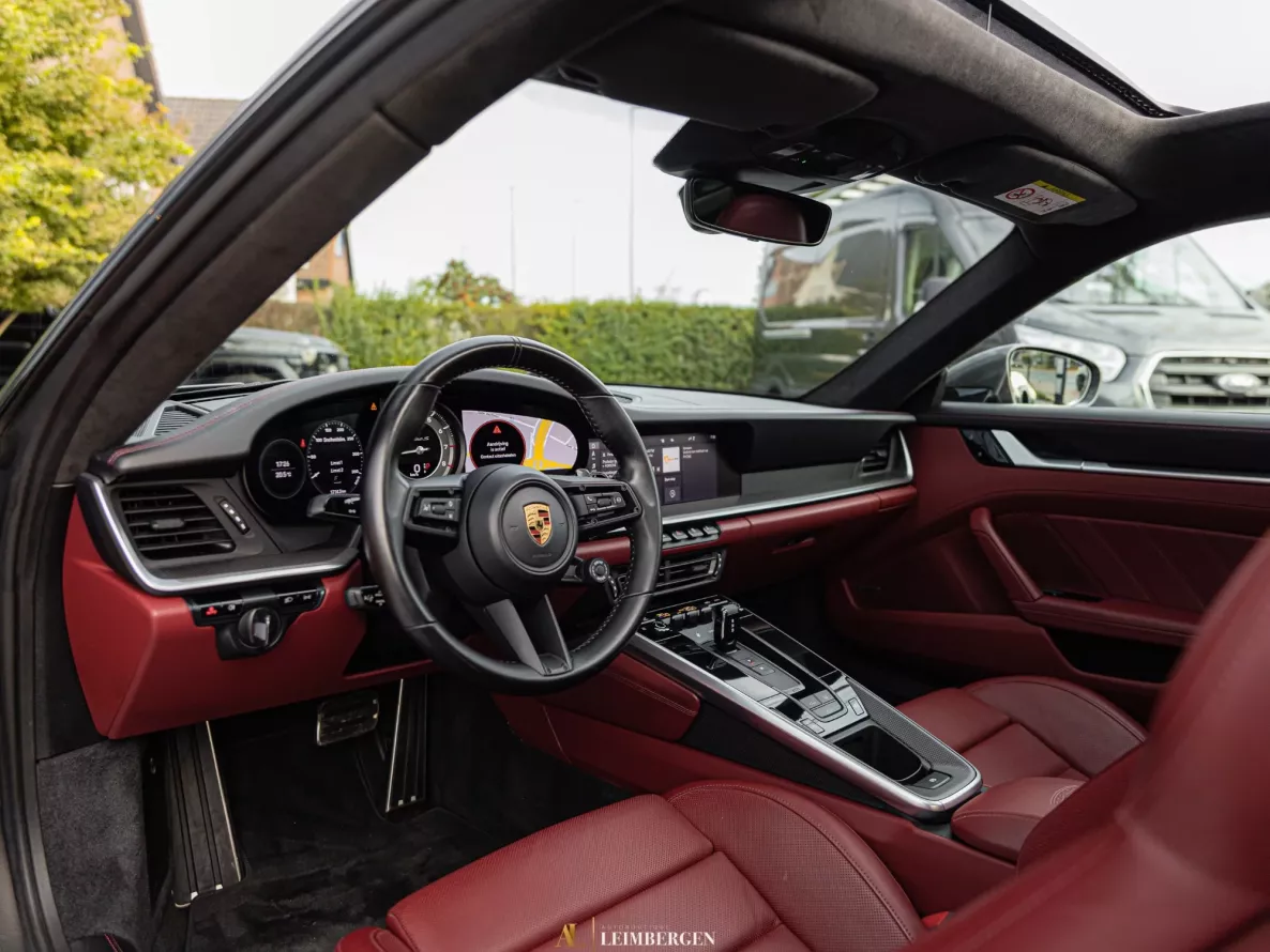Interieur Porsche 911 Turbo S Type 992