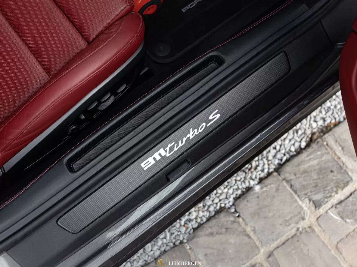 Interieur Porsche 911 Turbo S Type 992