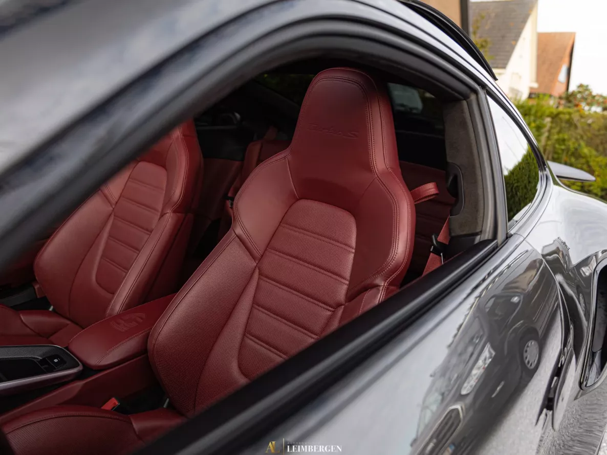 Interieur Porsche 911 Turbo S Type 992