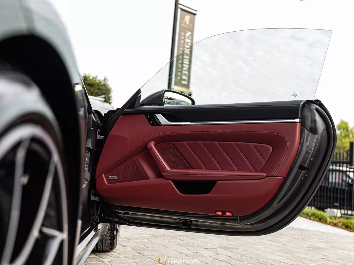 Interieur Porsche 911 Turbo S Type 992