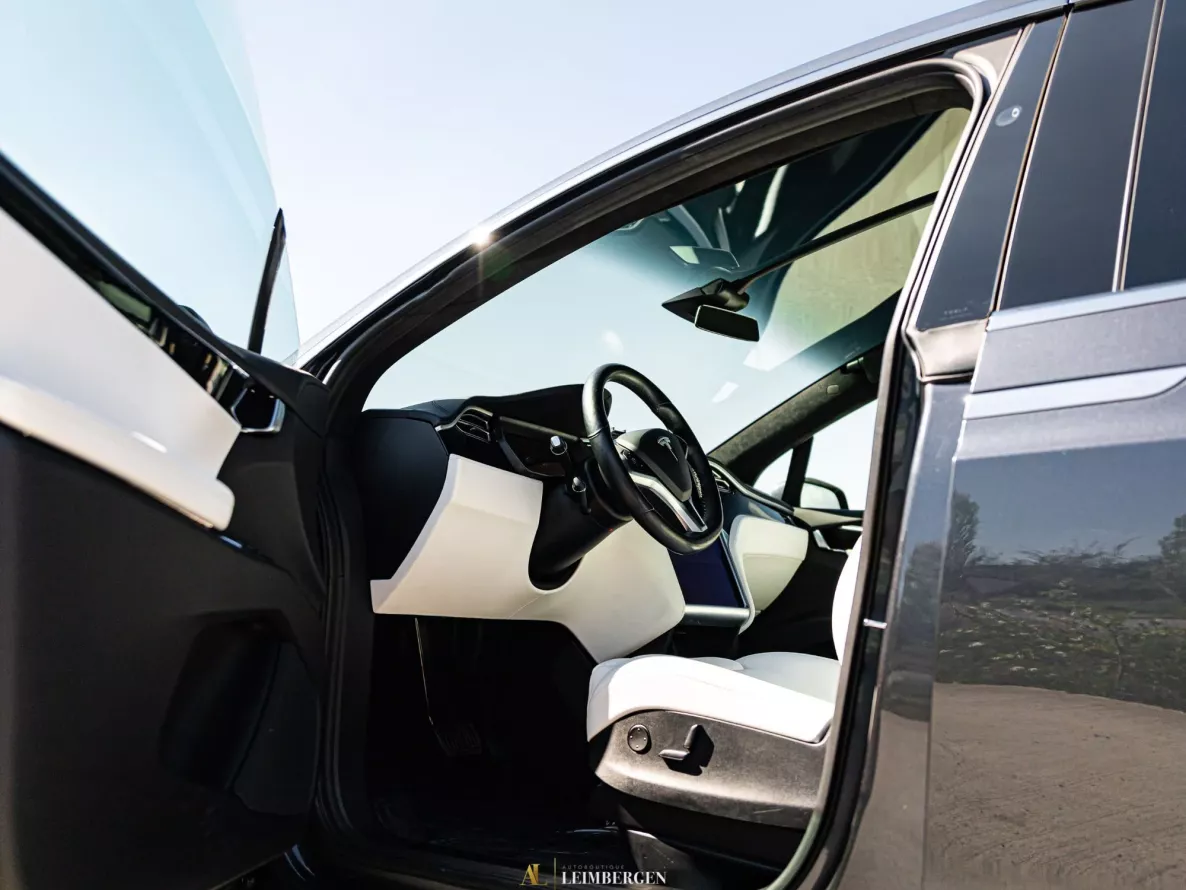 Interior Tesla Model X 100D Dual Motor (100kWh)